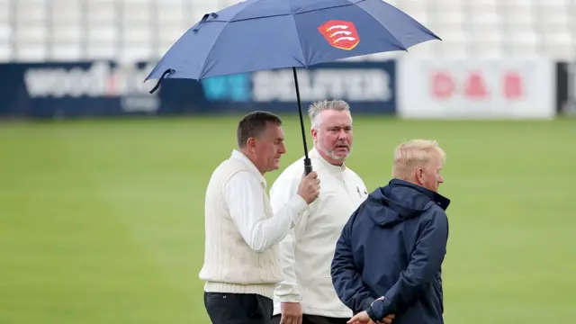 Umpires under umbrella at Essex