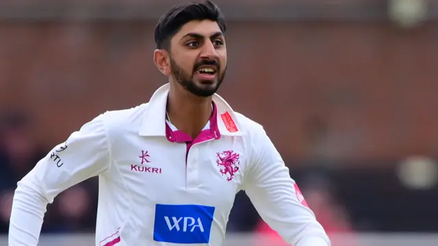 Shoaib Bashir playing for Somerset