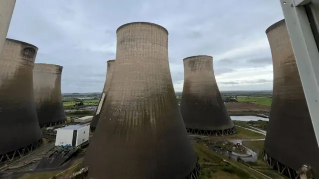 Ratcliffe-on-Soar power station's cooling towers