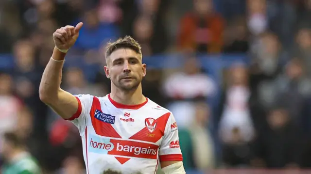 Tommy Makinson gives the thumbs up