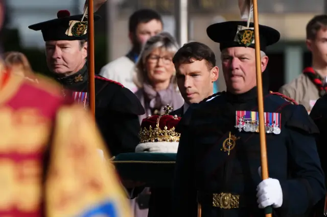 Crown of Scotland taken into Scottish Parliament