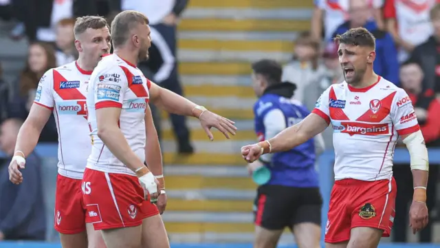 St Helens celebrate v Warrington