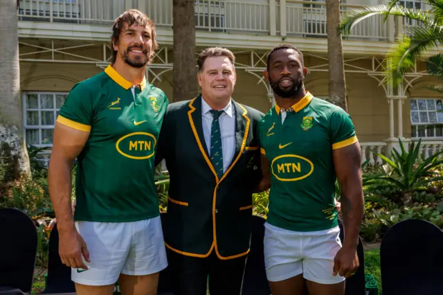 Eben Etzebeth, Rassie Erasmus and Siya Kolisi during the South Africa men's national rugby team photograph