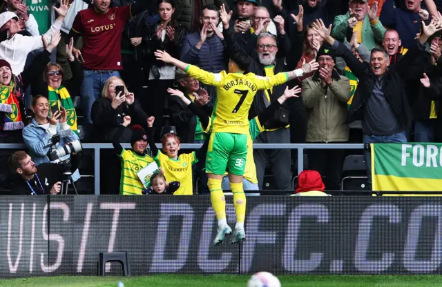 Borja Sainz celebrates