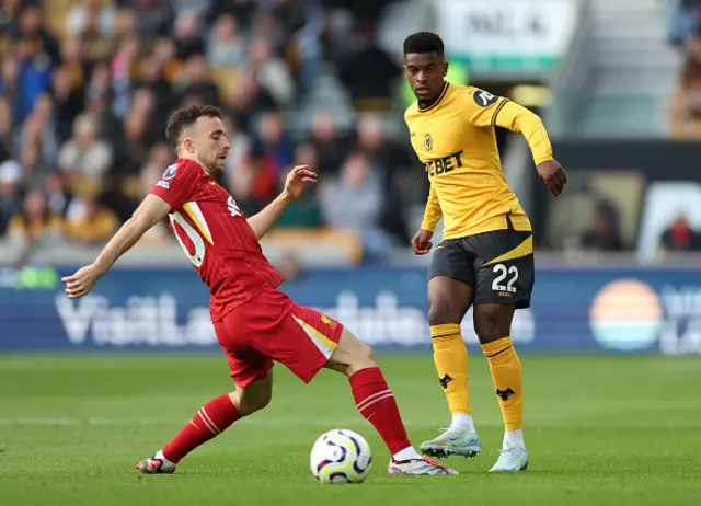 Nelson Semedo of Wolverhampton Wanderers passes the ball