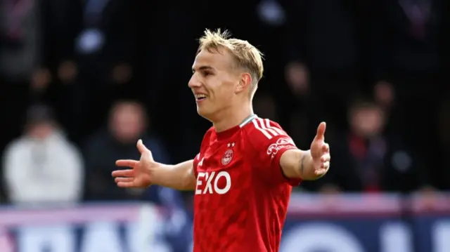 DUNDEE, SCOTLAND - SEPTEMBER 28: Aberdeen’s Topi Keskinen celebrates after scoring to make it 2-0 during a William Hill Scottish Premiersihp match between Dundee FC and Aberdeen at the Scot Foam Stadium at Dens Park, on September 28, 2024, in Dundee, Scotland. (Photo by Rob Casey / SNS Group)