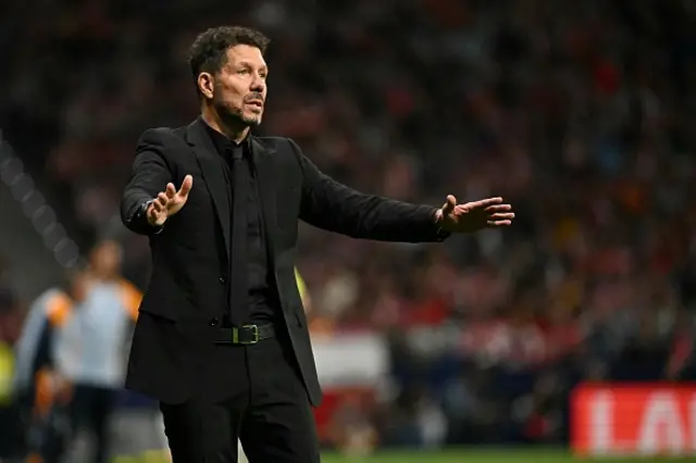 Diego Simeone asks the supporters to stop sending items on the pitch