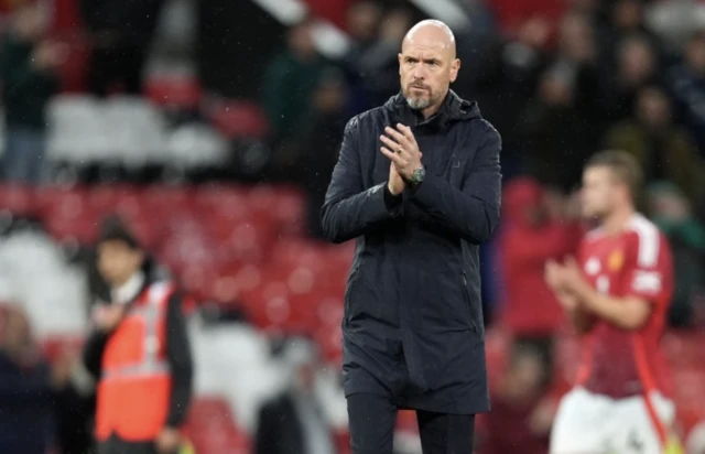 Erik ten Hag applauds