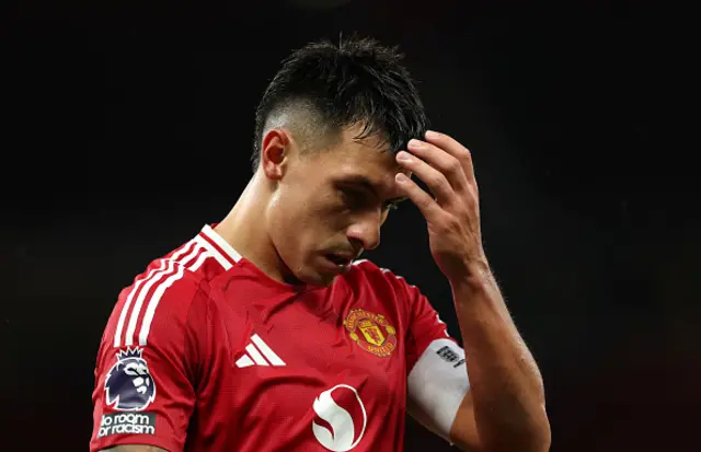 Lisandro Martinez of Manchester United shows dejection