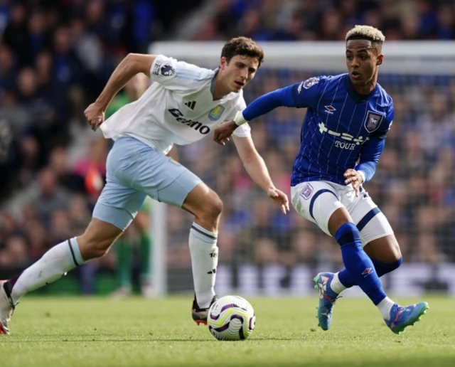 Pau Torres (left) and Ipswich Town's Omari Hutchinson