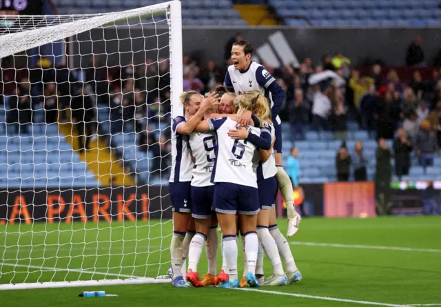 spurs celebrate late equaliser