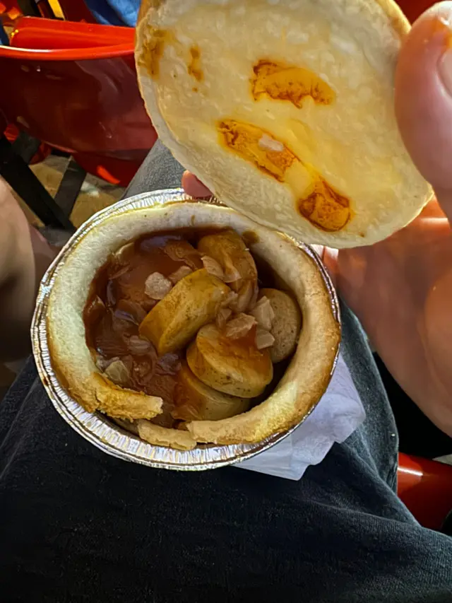 Currywurst pie