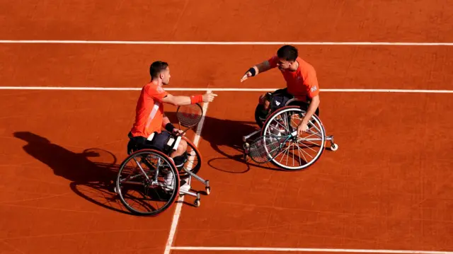 Alfie Hewett and Gordon Reid shake hands