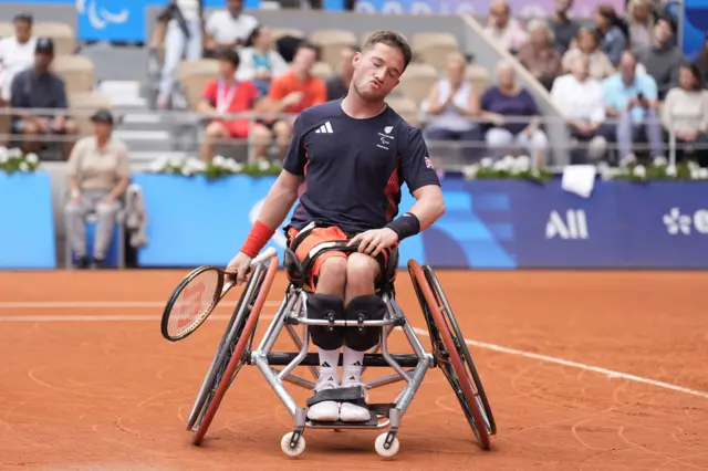 Alfie Hewett closes his eyes frustrated by the match so far