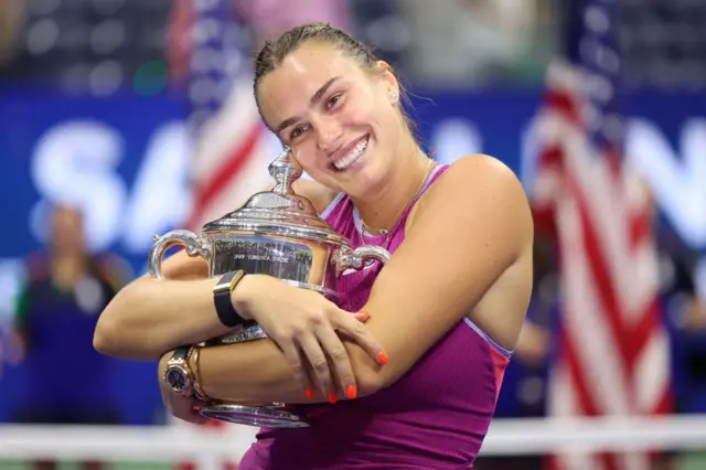 Aryna Sabalenka holds the US Open trophy