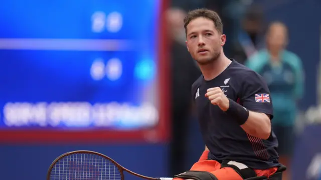 Alfie Hewett celebrates winning a point