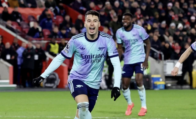Arsenal's Gabriel Martinelli celebrate
