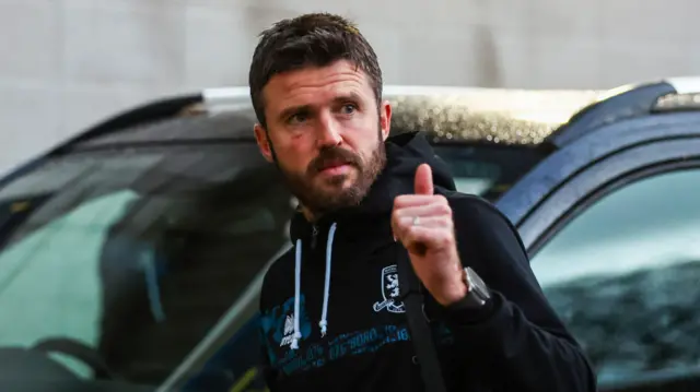 Michael Carrick gives a thumbs up