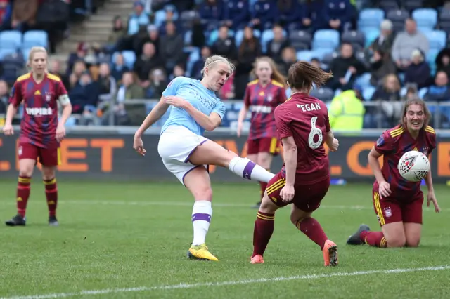 Pauline Bremner scores for Manchester City against Ipswich