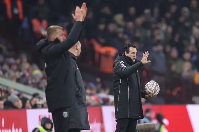 Unai Emery holds the match ball