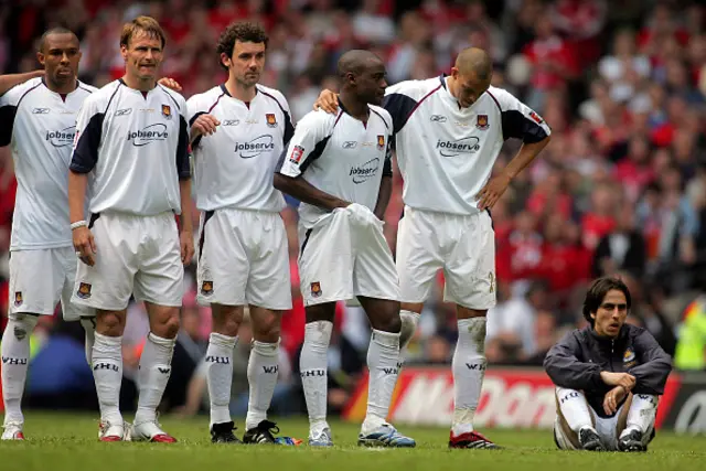 Danny Gabbidon, Teddy Sheringham, Christian Dailly, Nigel Reo-Coker, Bobby Zamora and Yossi Benayoun of West Ham United watch Penalty shoot out