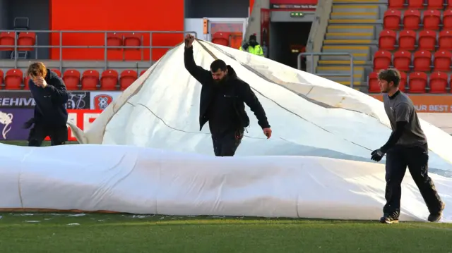 The covers come off at the New York Stadium