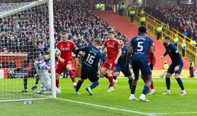 Hearts' Craig Gordon makes an early save