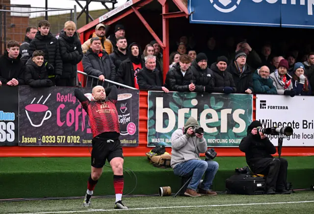 Tom Tonks of Tamworth prepares to take a throw in