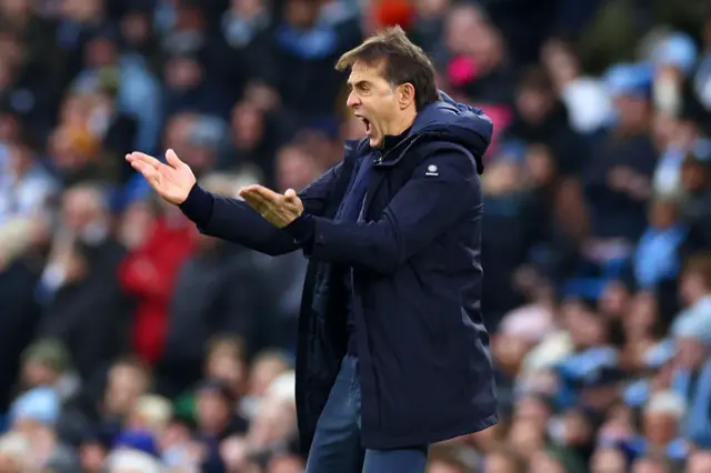 Julen Lopetegui gestures
