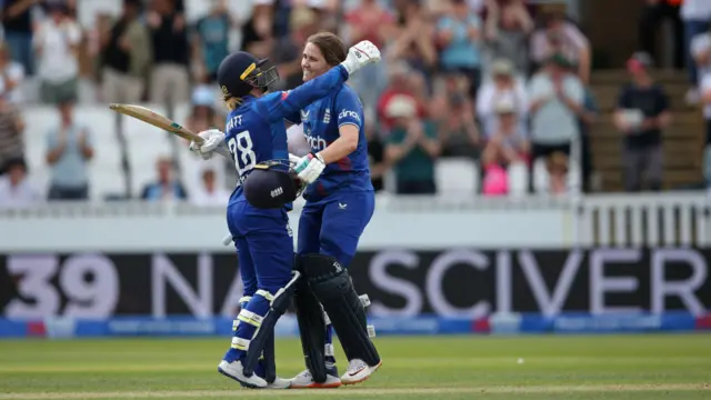 Nat Sciver-Brunt and Danni Wyatt celebrates