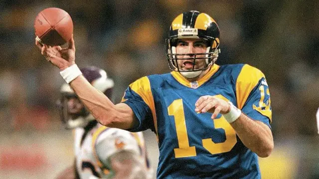 St Louis Rams quarterback Kurt Warner making a pass against the Minnesota Vikings in January 2000