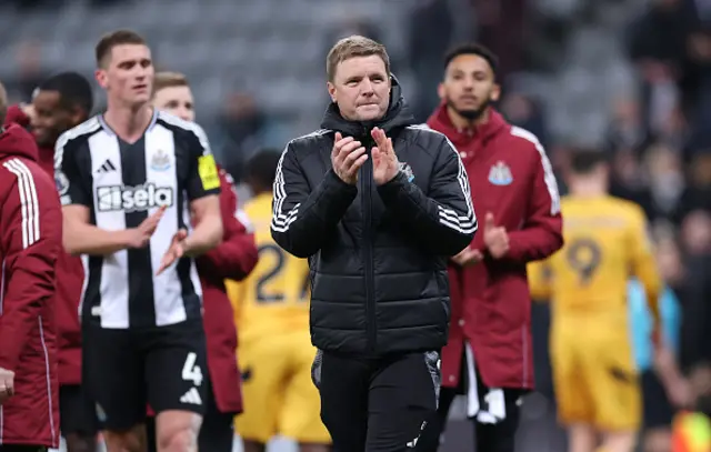 Eddie Howe of Newcastle United applauds