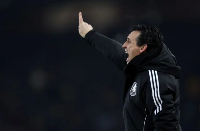 Unai Emery points instructions from the touchline