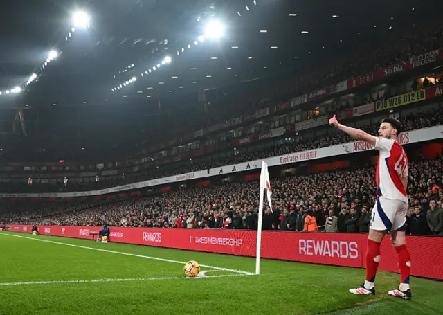 Declan Rice of Arsenal prepares to take a corner