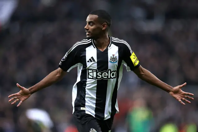 Alexander Isak of Newcastle United celebrates