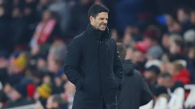 Mikel Arteta, manager of Arsenal, looks dejected