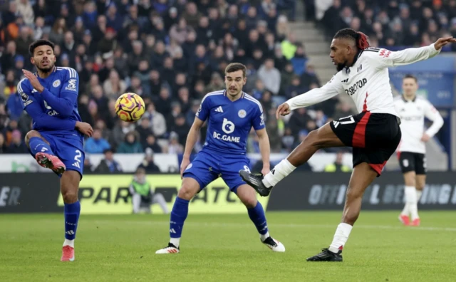 Alex Iwobi shoots