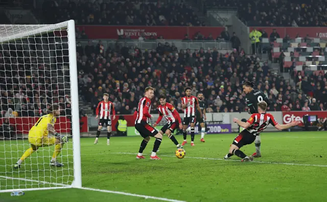 Darwin Nunez of Liverpool scores