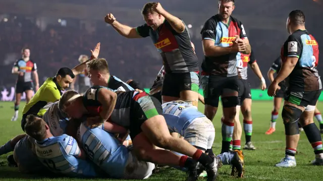 Quins score game's first try