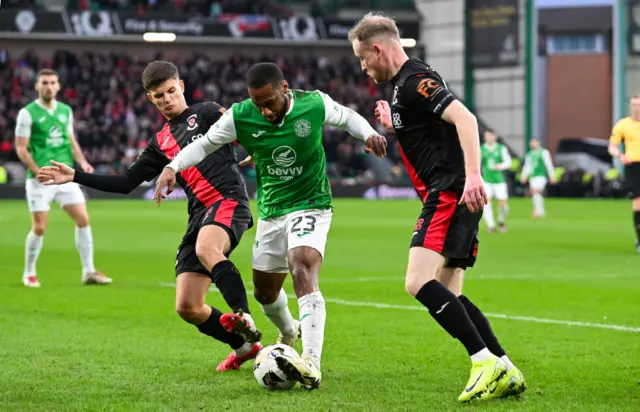 Junior Hoilett in action for Hibs