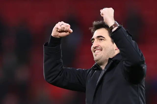 Andoni Iraola celebrates