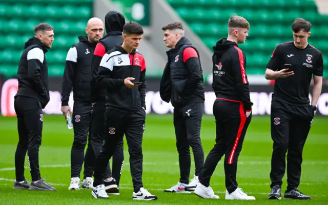 Clydebank players get a feel for the Easter Road turf