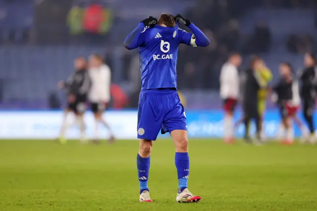 Jamie Vardy reacts after Leicester's defeat to Fulham