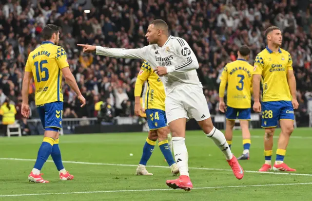 HT: Real Madrid 3-1 Las Palmas