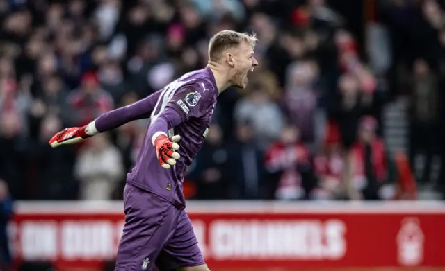 Southampton's Aaron Ramsdale reacts