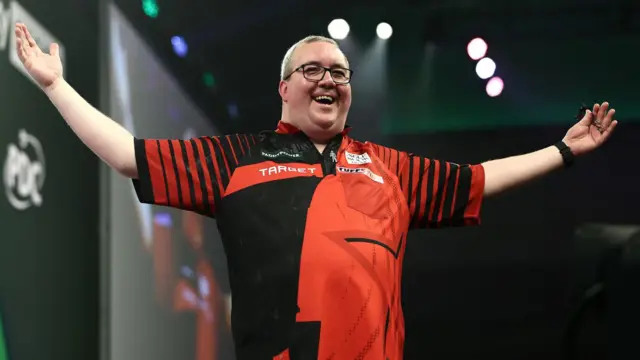 Stephen Bunting celebrates