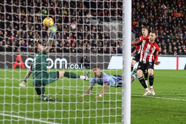 Gabriel Jesus scores an equaliser for Arsenal at Brentford