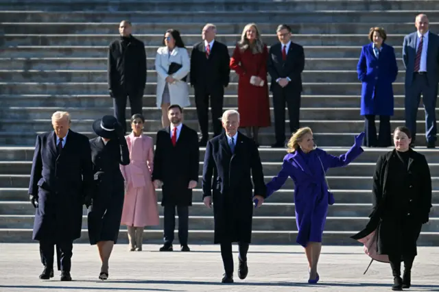 Bidens head to Marine One