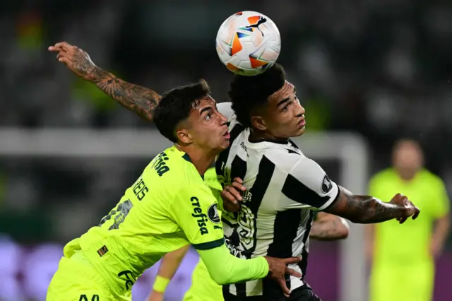 Vitor Reis (L) and Botafogo's forward Igor Jesus