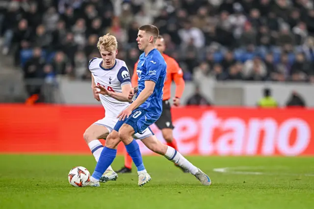 Lucas Bergvall of Tottenham Hotspur and Finn Ole Becker